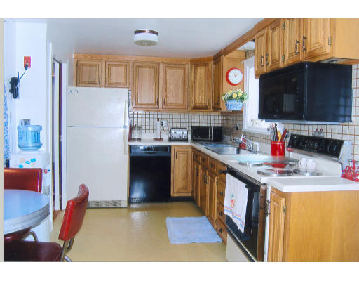 85 Taylor Road Acton, MA 01720 - Photo 4 of 13 Gallery Image 4