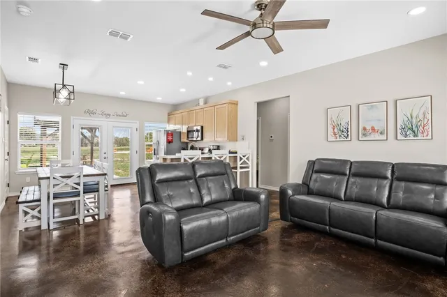 $1,625,000 | 1263 East 2360th Circle, Riviera, TX 78379