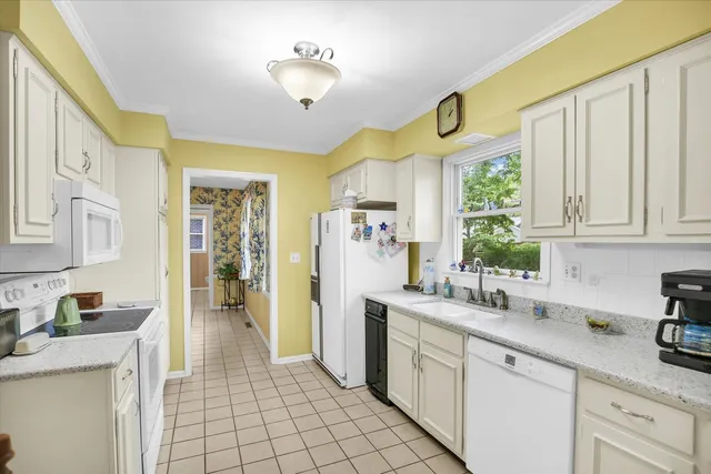 $279,900 | 13 Lincolnshire Avenue, Danville, IL 61832