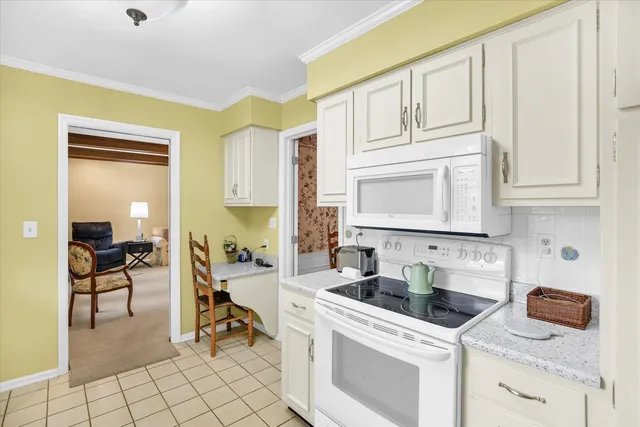 $279,900 | 13 Lincolnshire Avenue, Danville, IL 61832