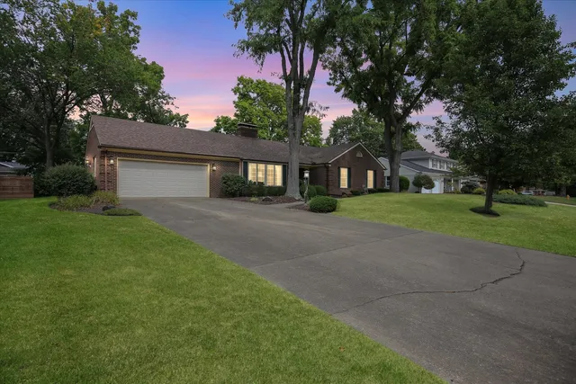 $279,900 | 13 Lincolnshire Avenue, Danville, IL 61832