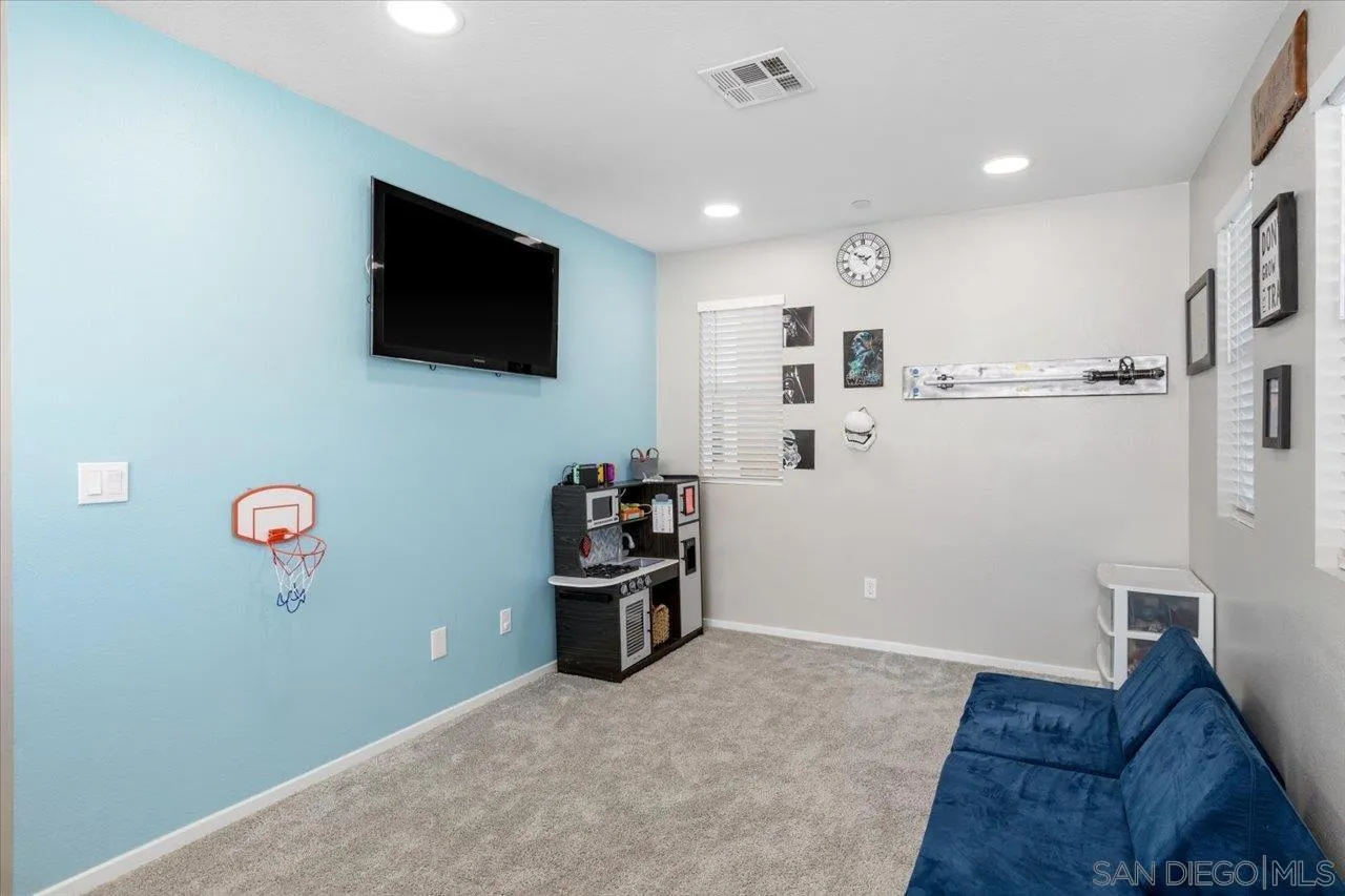 13642 Gray Hawk Way Valley Center, CA 92082 - Photo 12 of 23