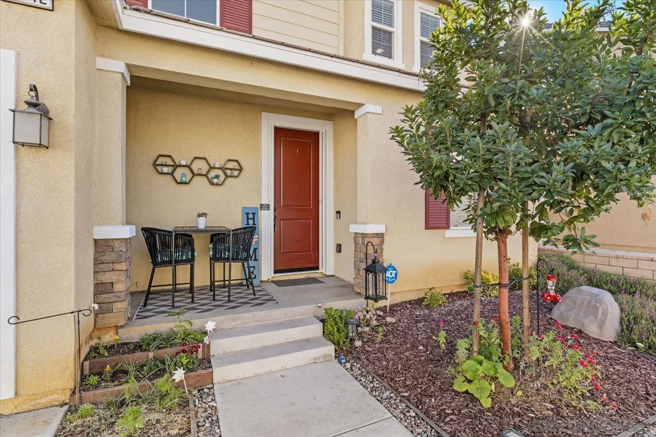 13642 Gray Hawk Way Valley Center, CA 92082 - Photo 2 of 23