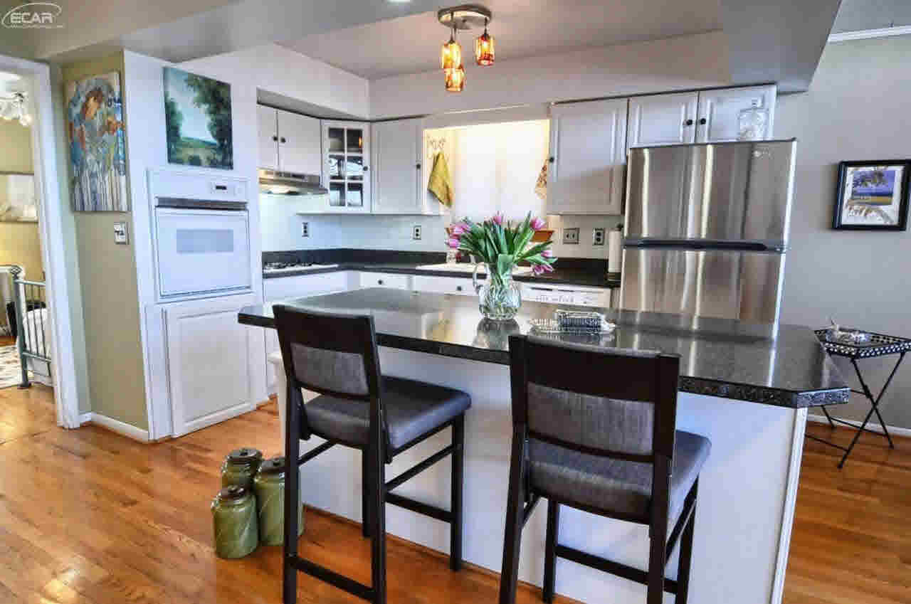 6110 Bullard Road Fenton, MI 48430 - Photo 8 of 31 21269769-7.JPG