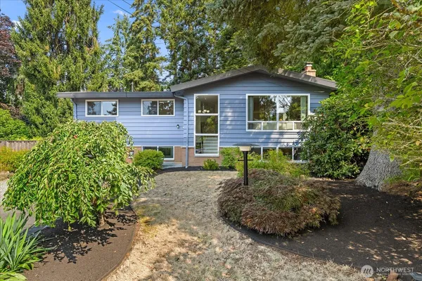 $879,000 | 15631 58th Place West, Edmonds, WA 98026