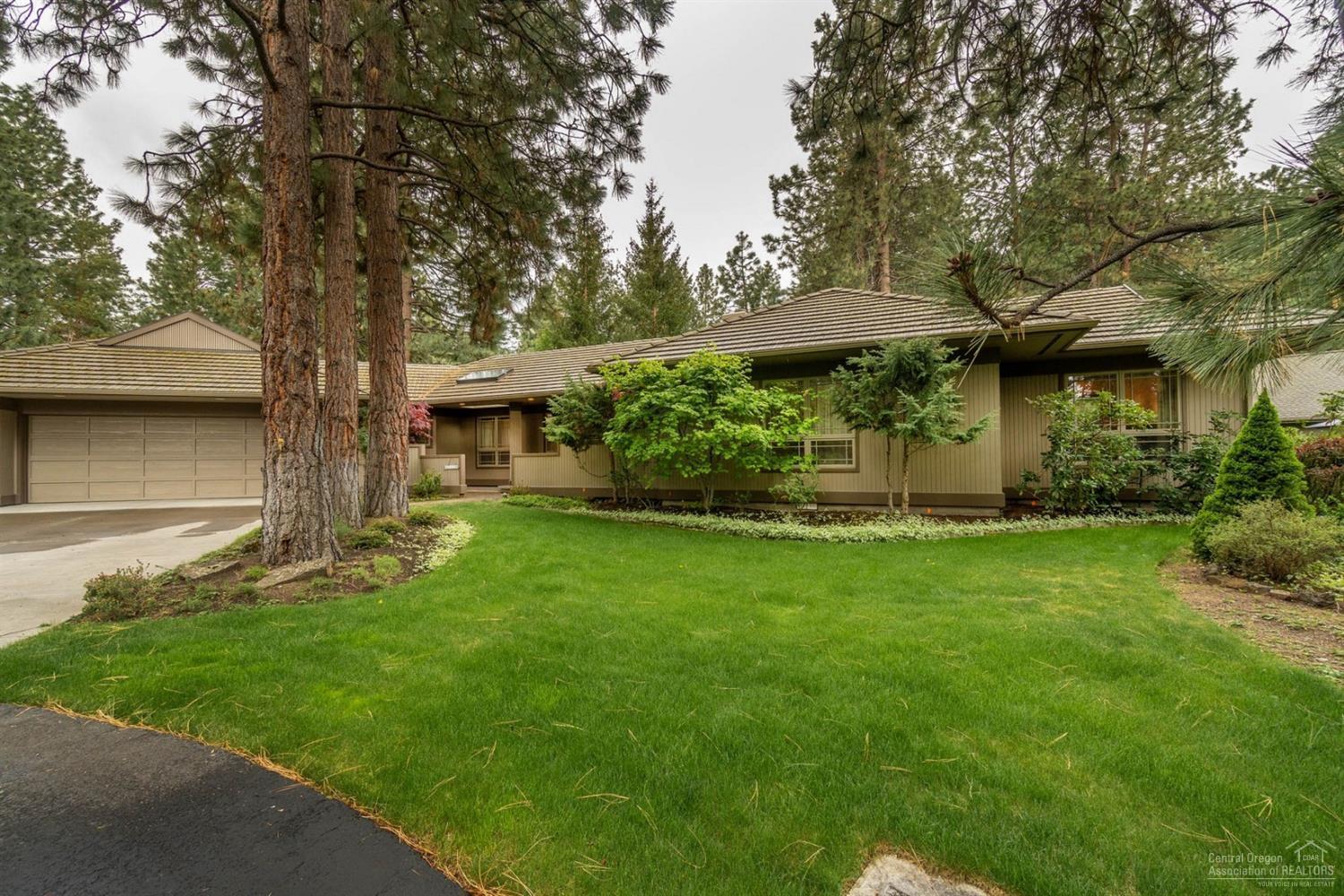 20402 Christmas Ridge Bend, OR 97702 - Photo 2 of 25 Gallery Image 2