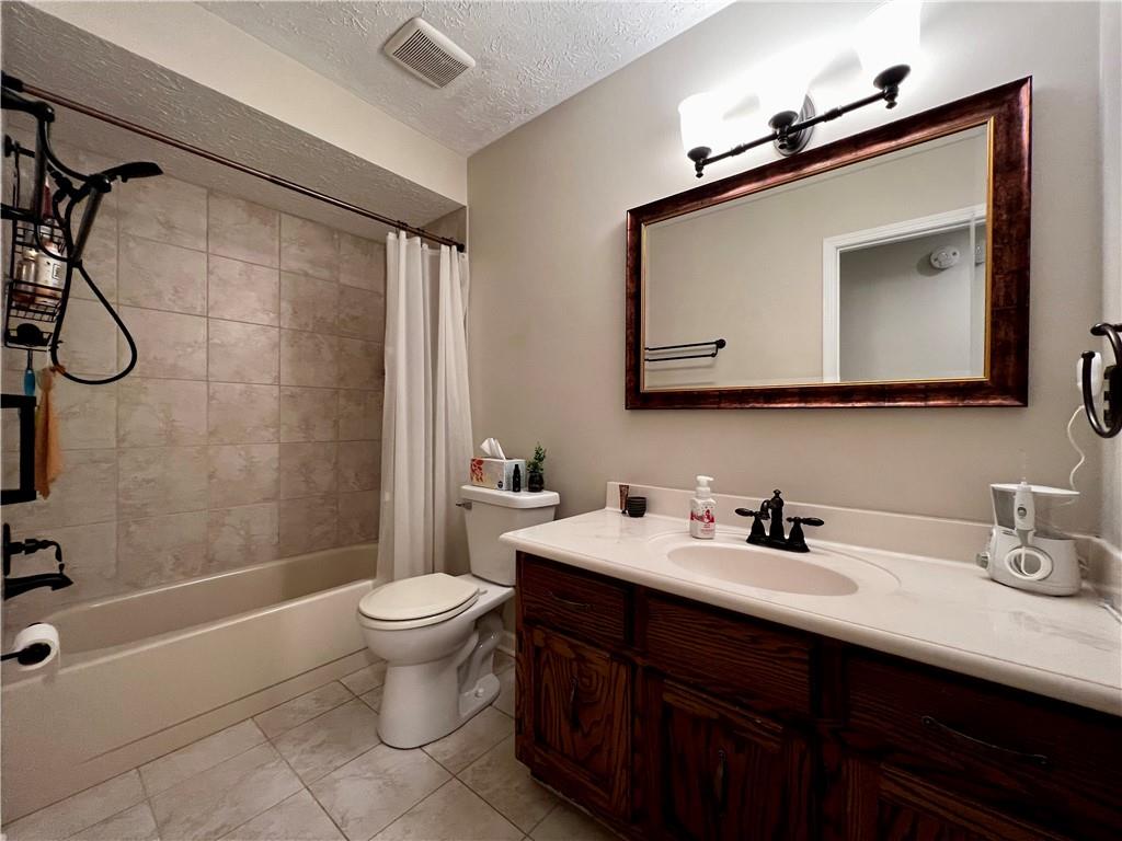515 Covered Bridge Road Greenwood, IN 46142 - Photo 12 of 31 Gallery Image 12