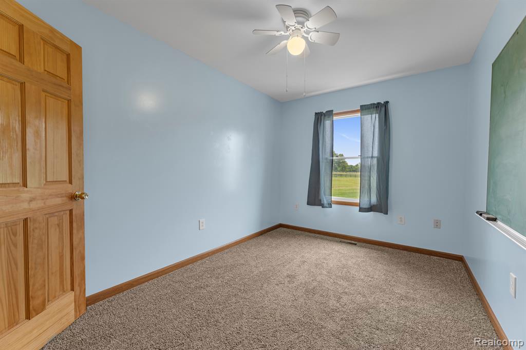 8174 State Road Fort Gratiot, MI 48059 - Photo 20 of 36