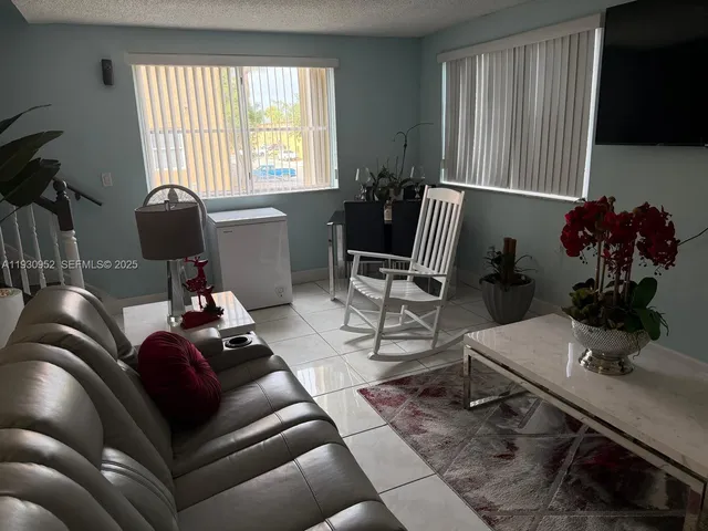 $2,200 | 1255 West 53rd Street, Unit 301, Hialeah, FL 33012