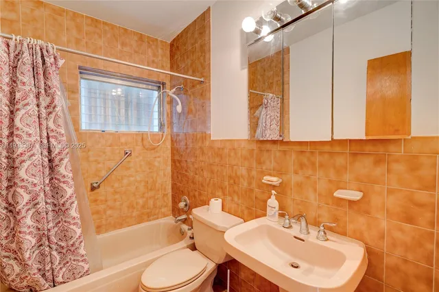 $139,000 | 1004 Pennsylvania Avenue, Unit 18, Miami Beach, FL 33139