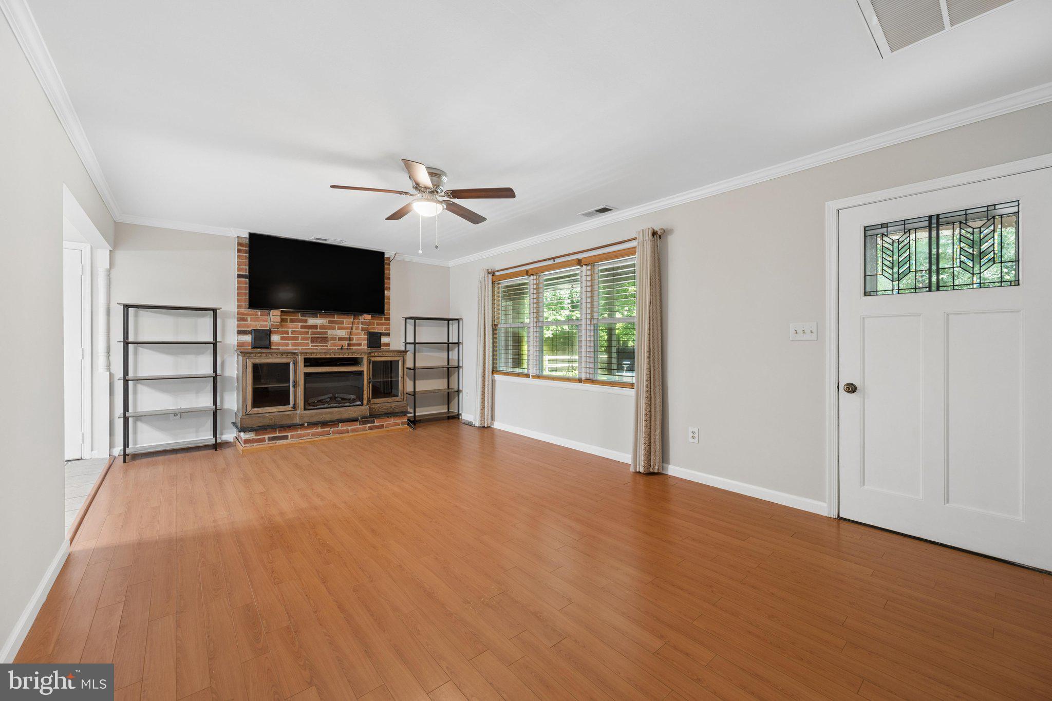 4840 Buffalo Road Mount Airy, MD 21771 - Photo 3 of 112 Living Room