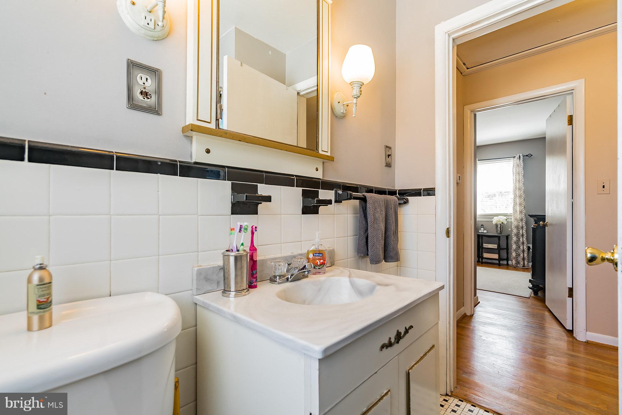 6201 Brooklyn Bridge Road Laurel, MD 20707 - Photo 14 of 30 Full bath on main level
