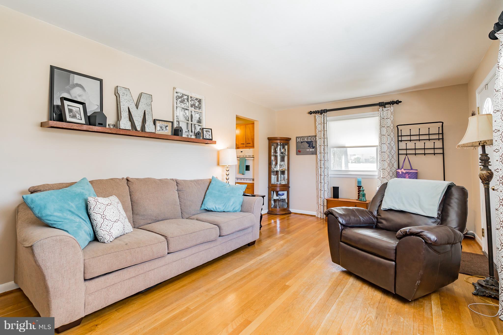 6201 Brooklyn Bridge Road Laurel, MD 20707 - Photo 9 of 30 Living Room