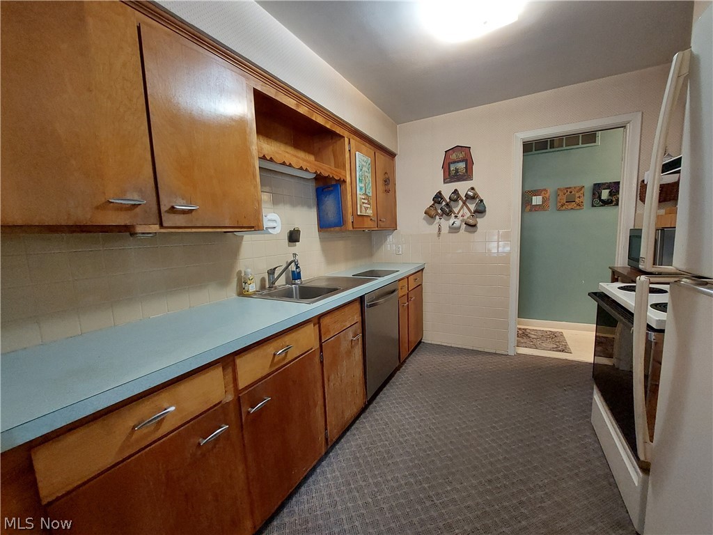 757 Center Road New Franklin, OH 44319 - Photo 9 of 26 Gallery Image 9