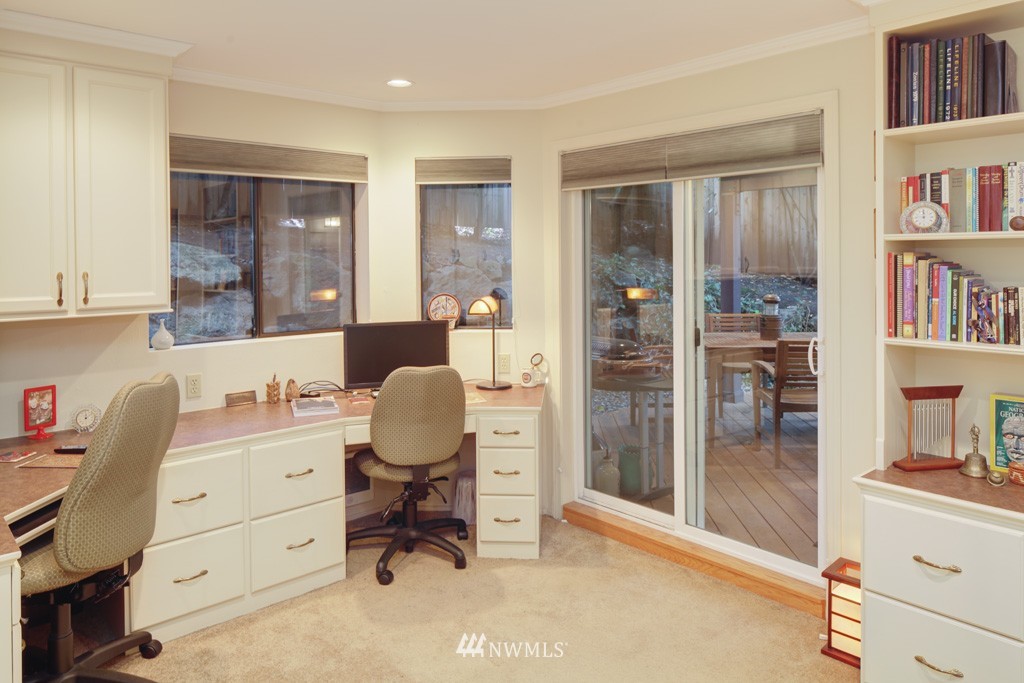 116 11th Avenue East, Unit 204 Seattle, WA 98102 - Photo 15 of 19