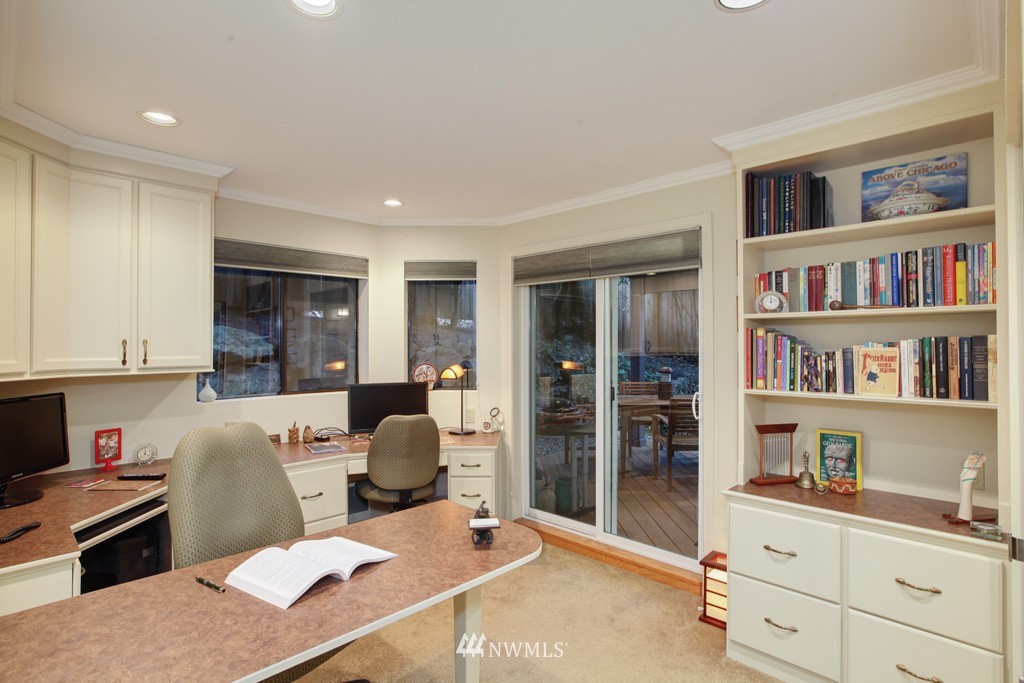 116 11th Avenue East, Unit 204 Seattle, WA 98102 - Photo 16 of 19