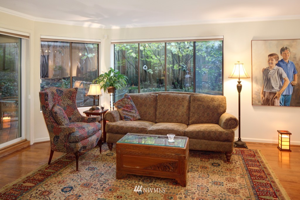 116 11th Avenue East, Unit 204 Seattle, WA 98102 - Photo 3 of 19