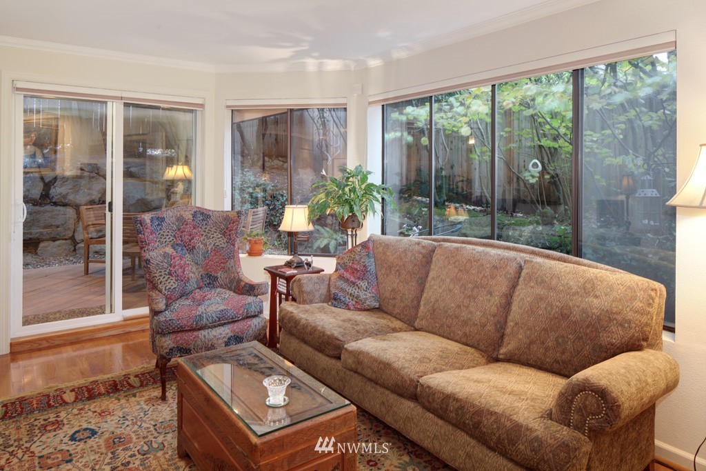 116 11th Avenue East, Unit 204 Seattle, WA 98102 - Photo 5 of 19