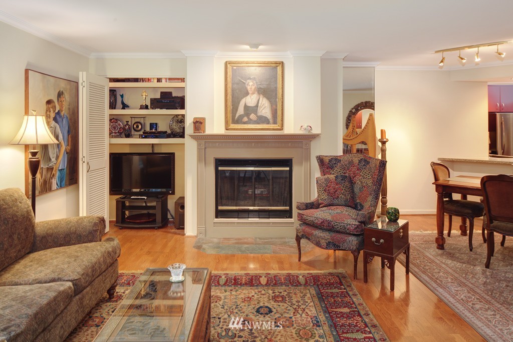 116 11th Avenue East, Unit 204 Seattle, WA 98102 - Photo 7 of 19