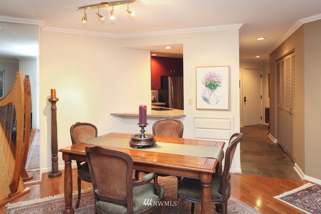 116 11th Avenue East, Unit 204 Seattle, WA 98102 - Photo 9 of 19
