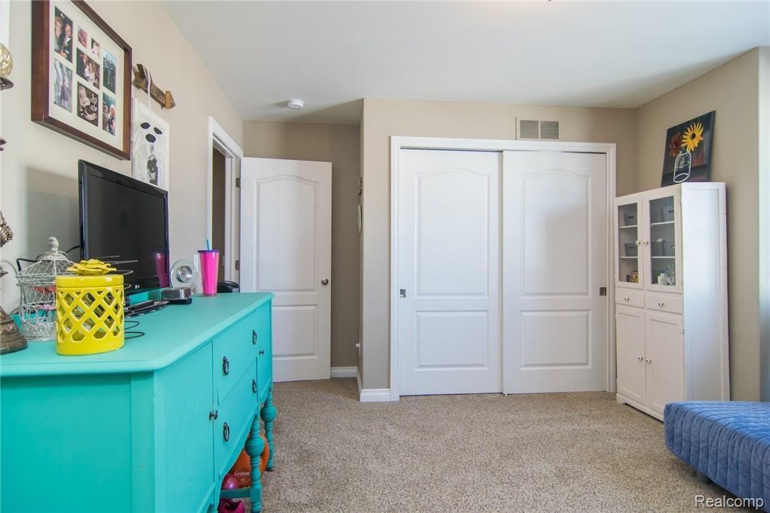 1054 Riverside Street Milford, MI 48381 - Photo 33 of 63 DSC_2091.jpg