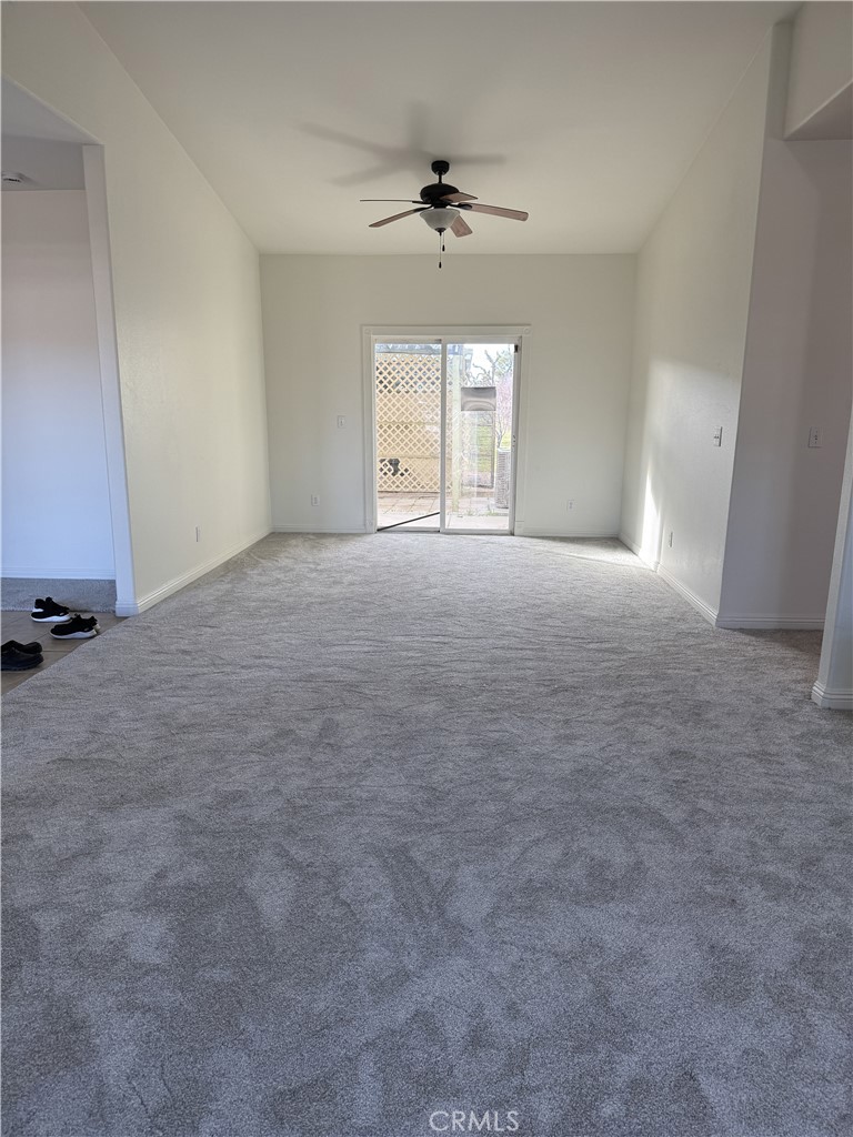 14470 Navajo Road Apple Valley, CA 92307 - Photo 3 of 12 Living Rooms