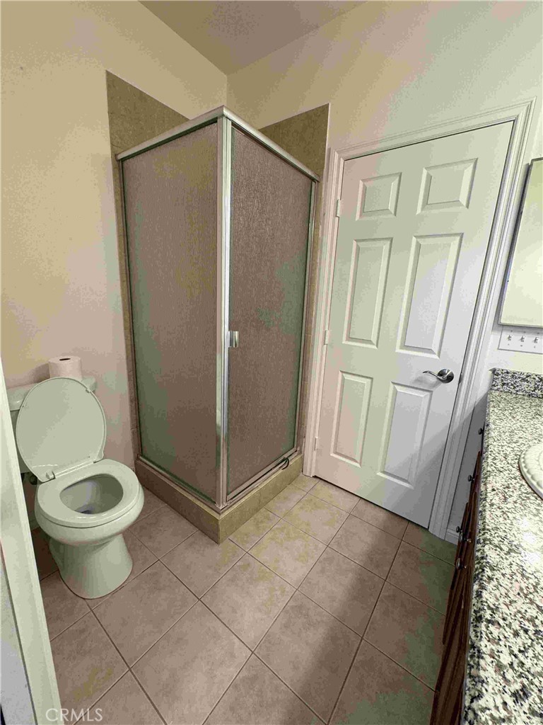 14470 Navajo Road Apple Valley, CA 92307 - Photo 9 of 12 Bathroom 3