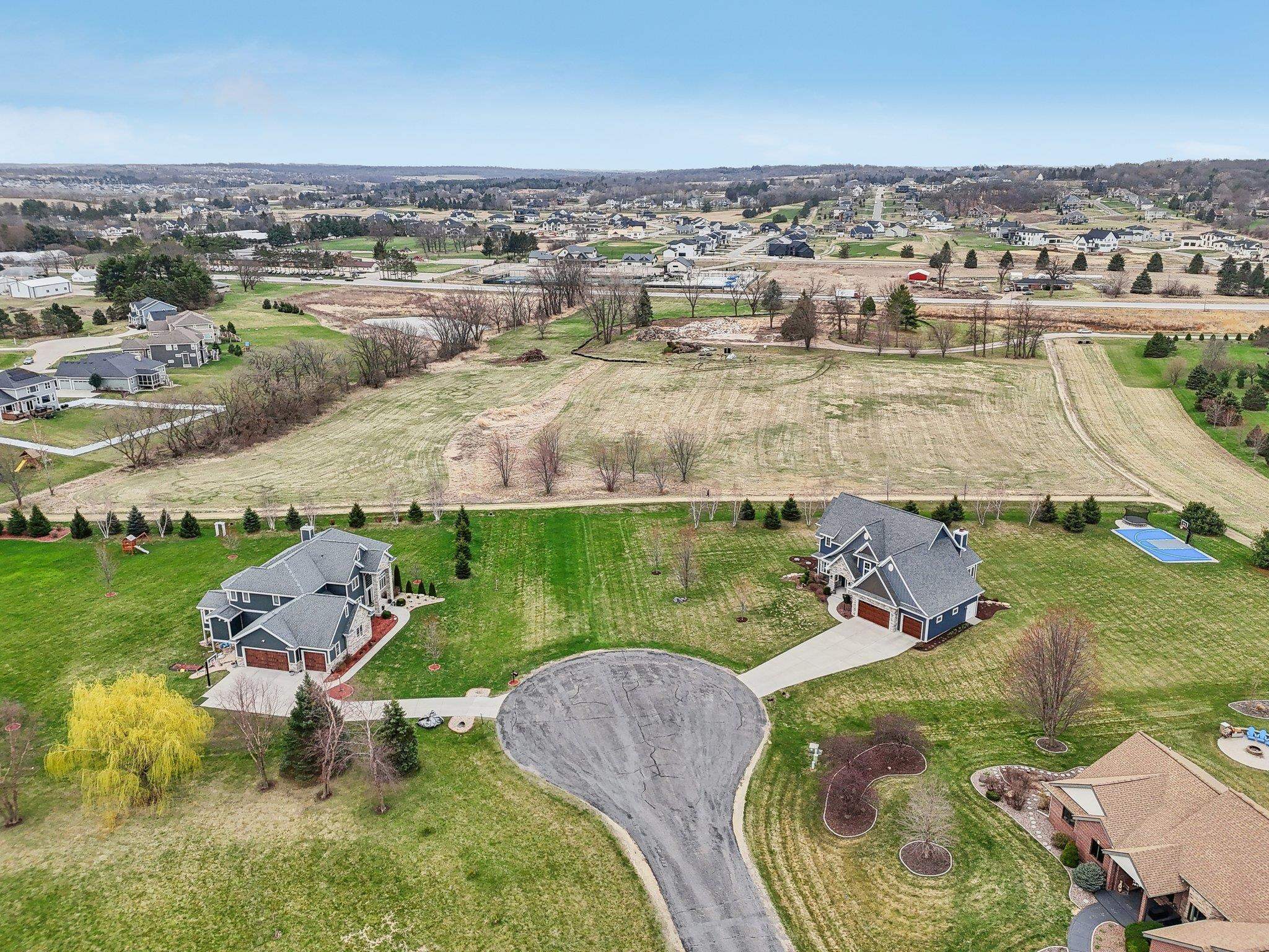 7672 West Mineral Point Road Verona, WI 53593 - Photo 4 of 25