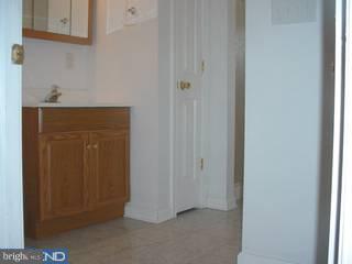 172 Morningside Circle Wayne, PA 19087 - Photo 4 of 5 Gallery Image 4