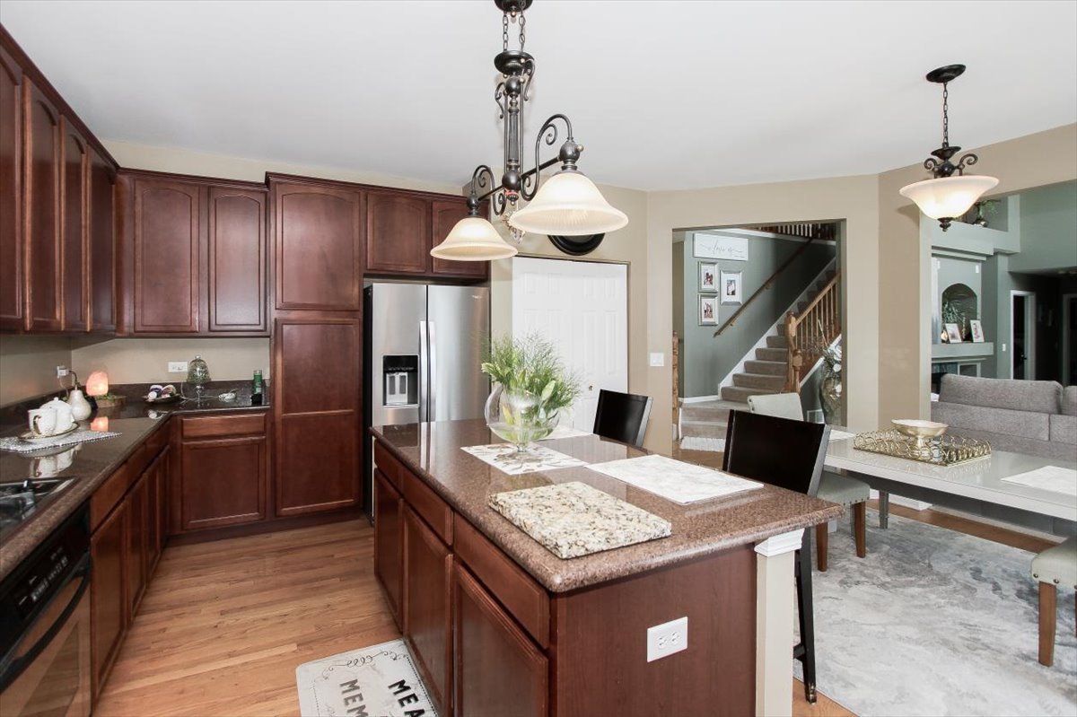 9844 Fairfield Road Huntley, IL 60142 - Photo 11 of 34