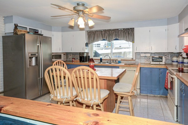 10 Rockingham Place Worcester, MA 01604 - Photo 4 of 23 Gallery Image 4