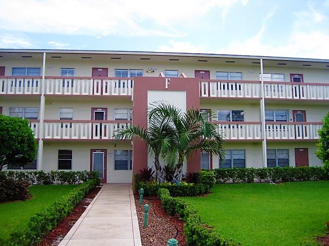 212 Preston F Boca Raton, FL 33434 - Photo 35 of 36 Front View