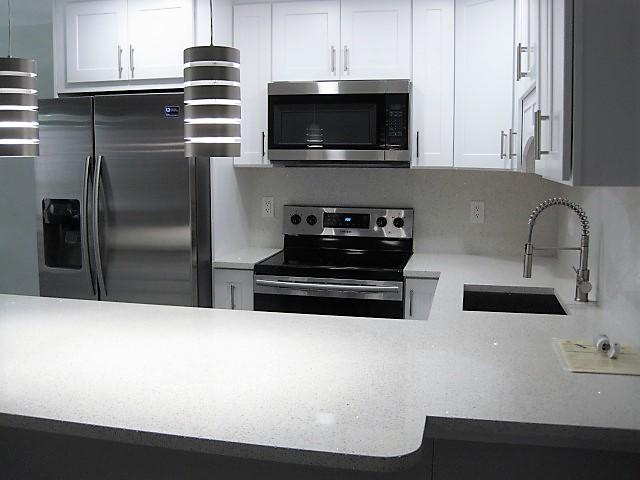 212 Preston F Boca Raton, FL 33434 - Photo 4 of 36 Kitchen