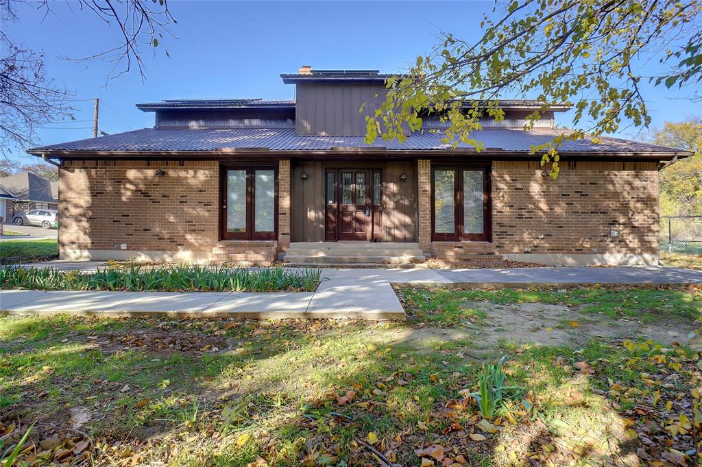 307 South Trenchard Street Decatur, TX 76234 - Photo 1 of 1 View of prairie-style home