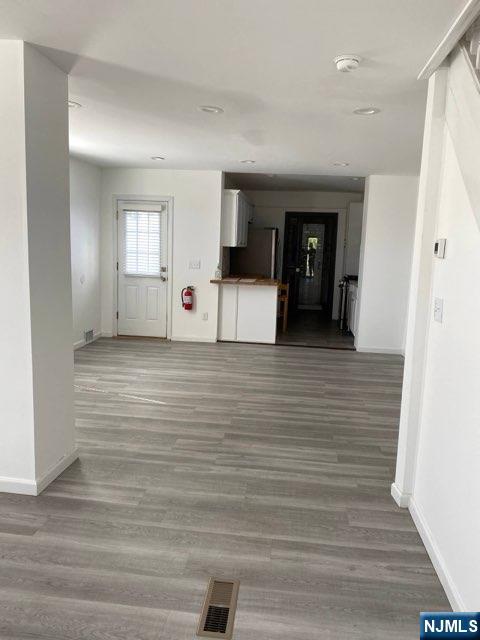 454 Undercliff Avenue Edgewater, NJ 07020 - Photo 5 of 18 a view of a living room