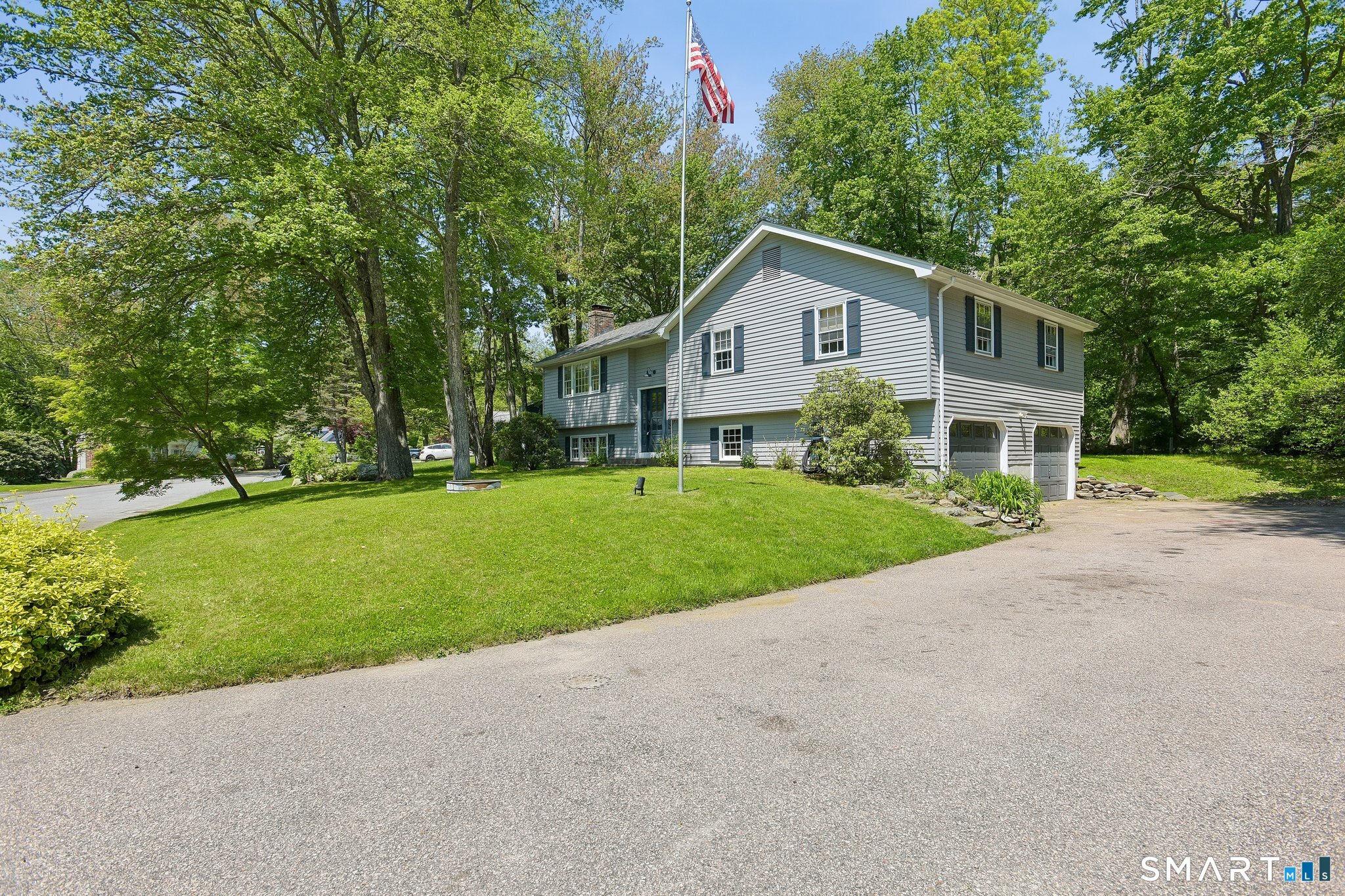 29 Raven Wood Road North Stonington, CT 06359 - Photo 2 of 37