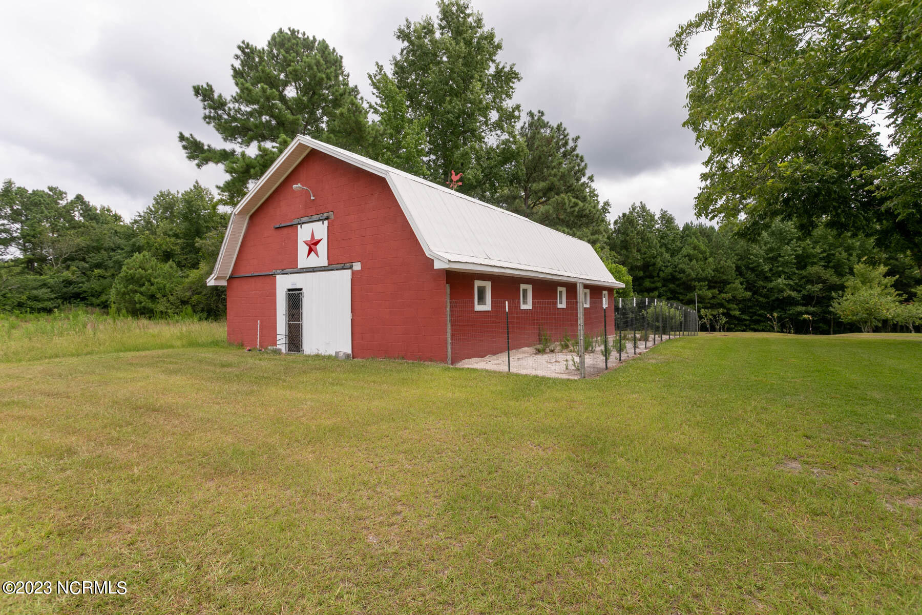 1259 Peace Road Carthage, NC 28327 - Photo 35 of 50 barn2