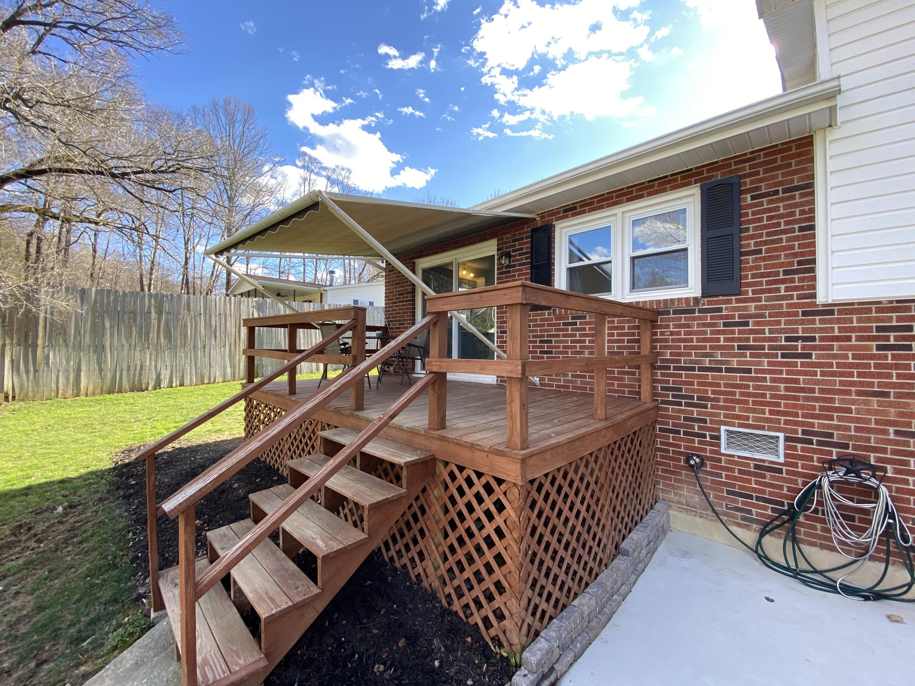 139 Anderson Road Johnson City, TN 37601 - Photo 16 of 22 Back deck