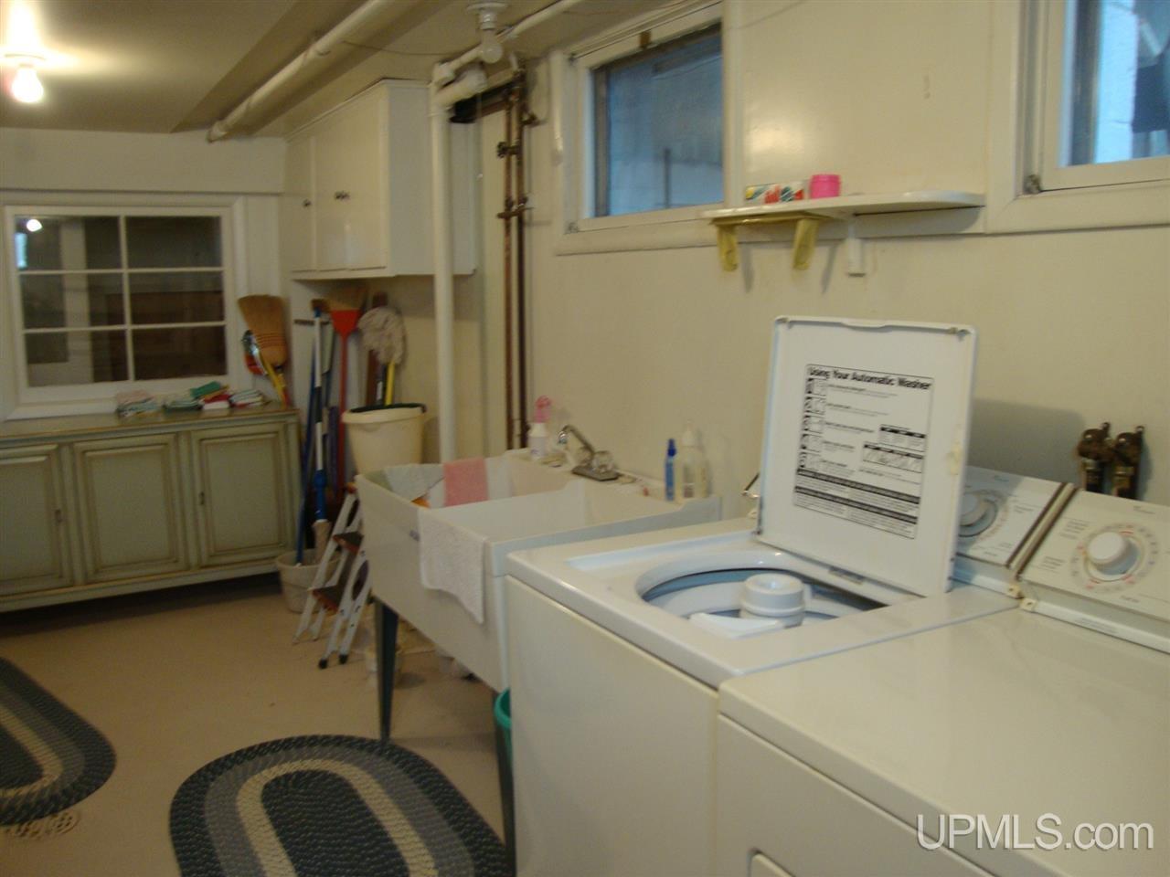 401 8th Street Calumet, MI 49913 - Photo 15 of 36