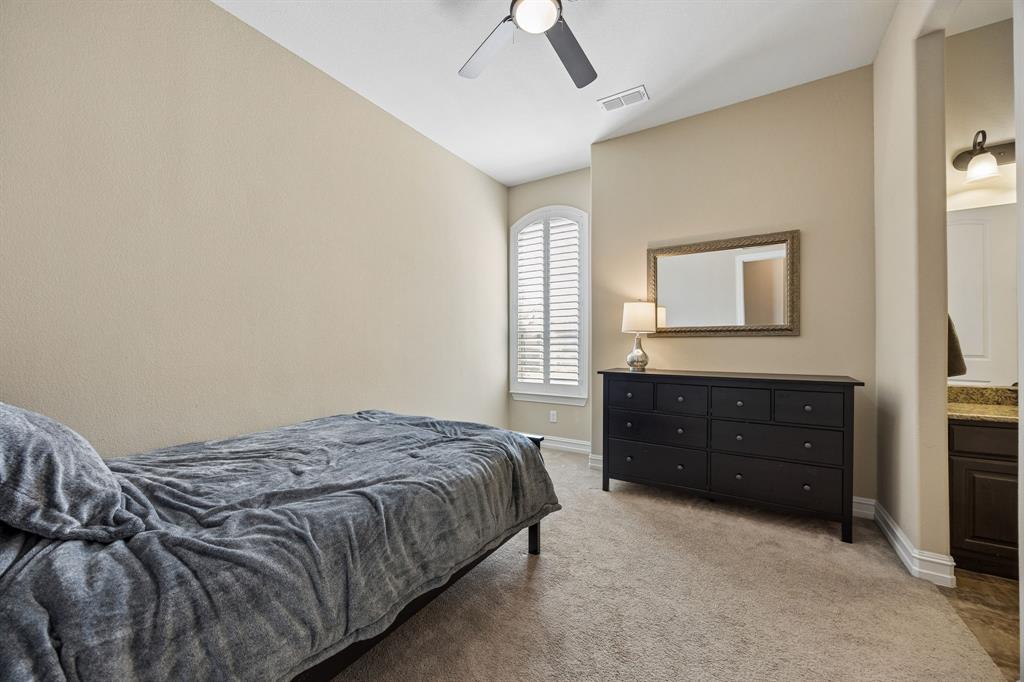 948 Holt Lane Allen, TX 75013 - Photo 22 of 40 Third bedroom connects to jack and jill bath
