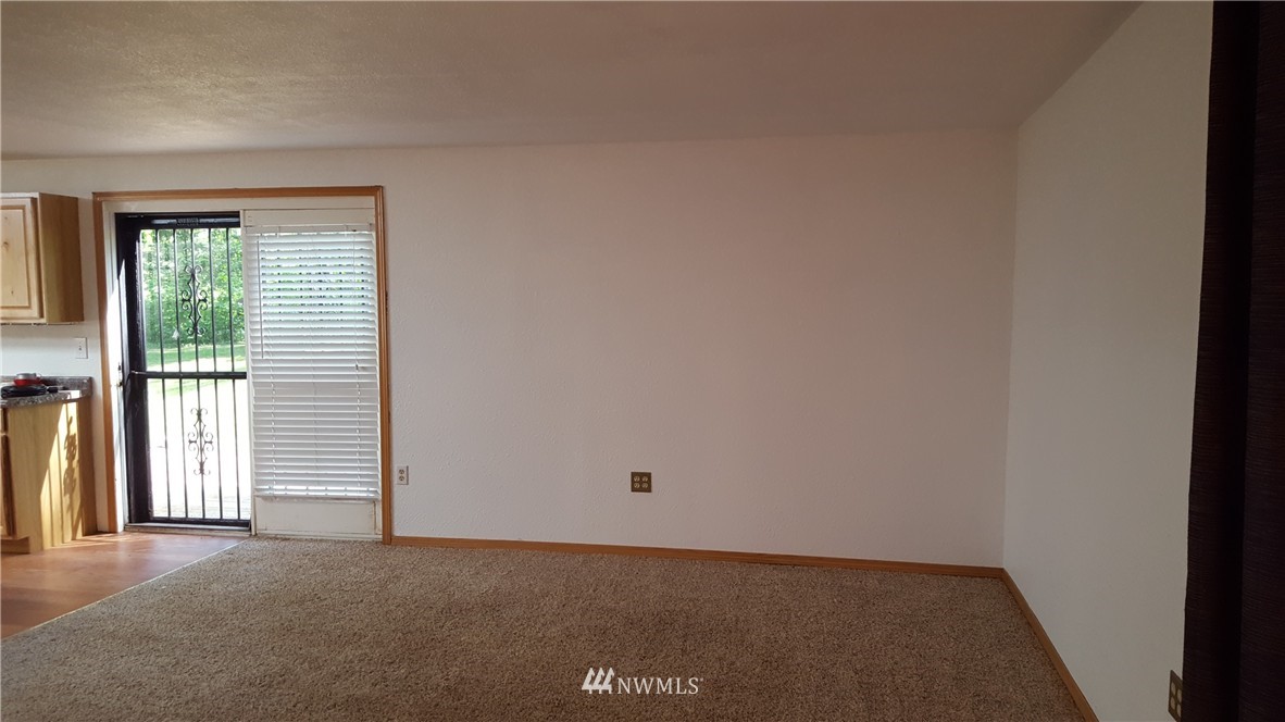15302 Runyon Road Southeast Rainier, WA 98576 - Photo 4 of 20