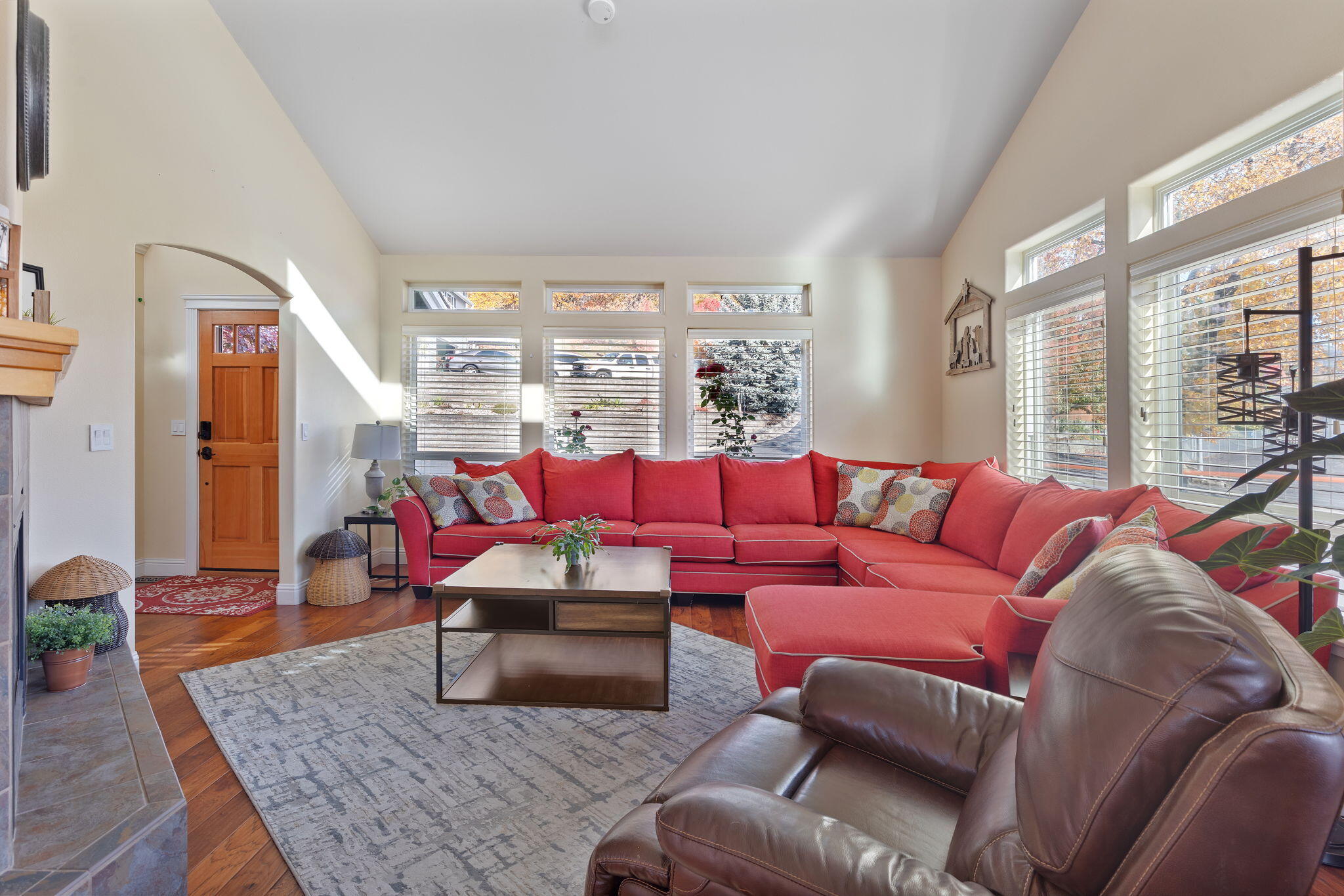 101 Cedar Ridge Terrace Rogue River, OR 97537 - Photo 11 of 36 Living Room
