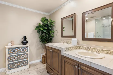 $1,099,000 | 121 Windsong Street, Thousand Oaks, CA 91360