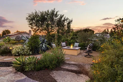 $1,099,000 | 121 Windsong Street, Thousand Oaks, CA 91360