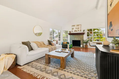 $1,099,000 | 121 Windsong Street, Thousand Oaks, CA 91360