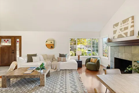 $1,099,000 | 121 Windsong Street, Thousand Oaks, CA 91360