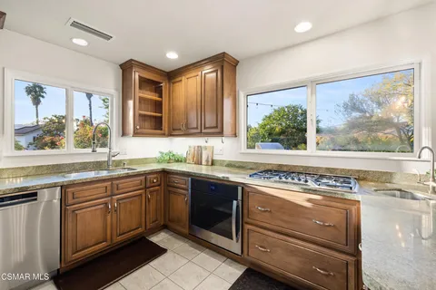 $1,099,000 | 121 Windsong Street, Thousand Oaks, CA 91360