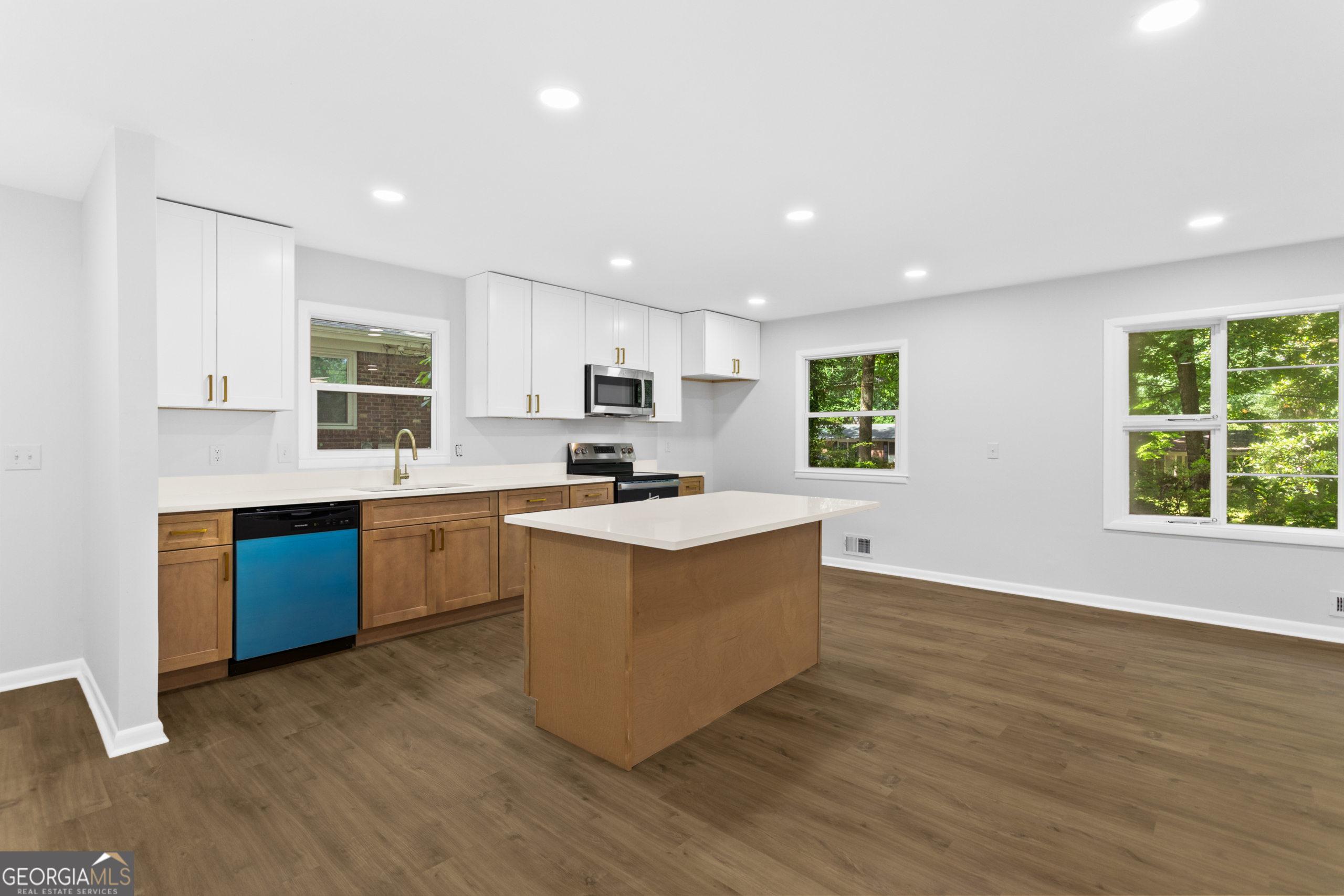 471 Mt Vista Road Stone Mountain, GA 30087 - Photo 4 of 15