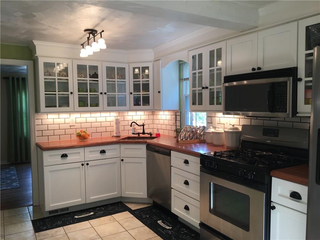 824 Middle Road Pittsburgh, PA 15234 - Photo 11 of 25 Gallery Image 11