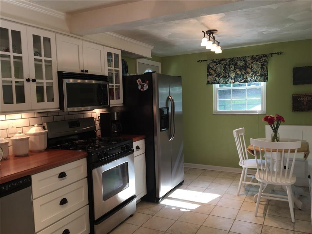 824 Middle Road Pittsburgh, PA 15234 - Photo 9 of 25 Gallery Image 9